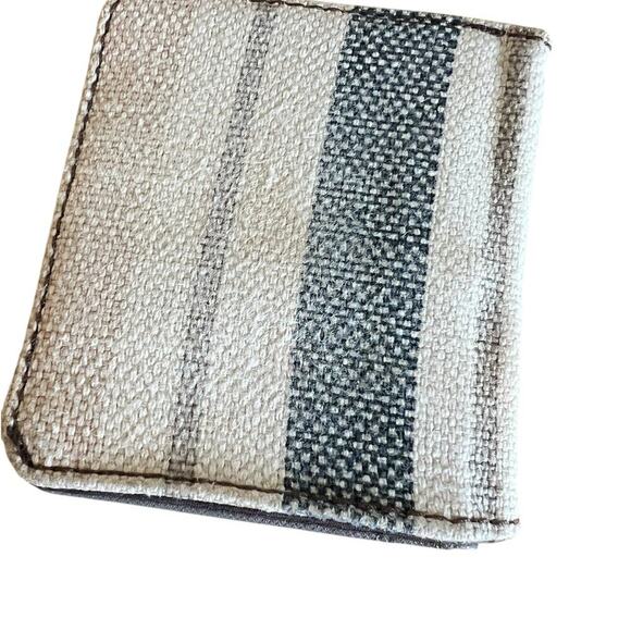 Fossil small wallet, snap close, coins & bills - Picture 2 of 5